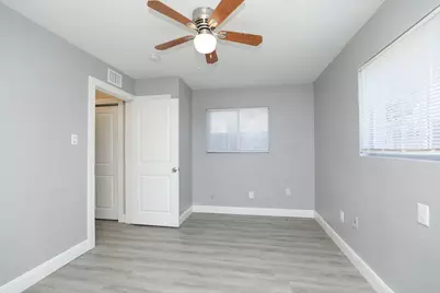 8127 Colonial Lane #2, Houston, TX 77051 - Photo 21