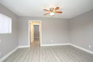 8127 Colonial Ln, Houston, TX 77051 - Photo 3