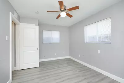 8127 Colonial Lane #2, Houston, TX 77051 - Photo 21