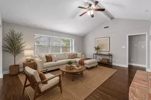 11703 Brighton Ln, Meadows Place, TX 77477 - Photo 15