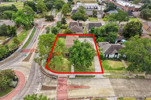 11703 Brighton Ln, Meadows Place, TX 77477 - Photo 5