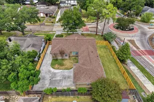 11703 Brighton Ln, Meadows Place, TX 77477 - Photo 41