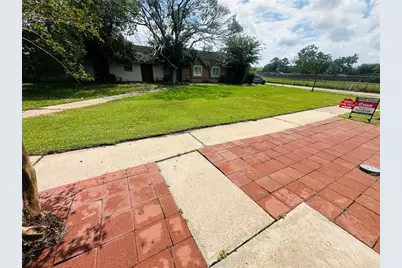 6869 Chasewood Drive, Houston, TX 77489 - Photo 11