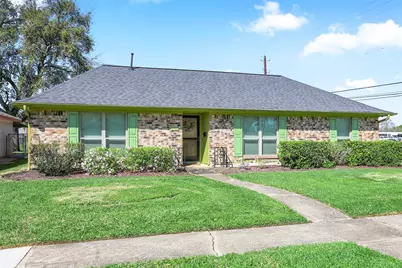 3002 Village Lane, Deer Park, TX 77536 - Photo 3