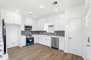 230 S Y St, La Porte, TX 77571 - Photo 5