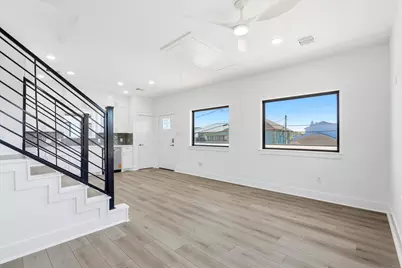 230 S Y Street, La Porte, TX 77571 - Photo 5