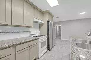 9339 Deanwood St, Houston, TX 77040 - Photo 9
