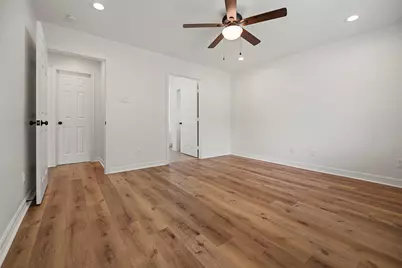 10642 Mayfield Road, Houston, TX 77043 - Photo 13