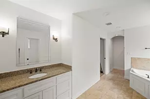 10642 Mayfield Rd, Houston, TX 77043 - Photo 9