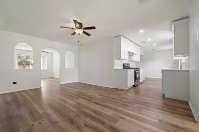 10642 Mayfield Road, Houston, TX 77043 - Photo 15