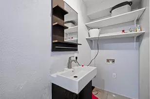 415 W Pearce St, Baytown, TX 77520 - Photo 25