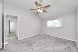 9227 Rippling Fields Dr, Houston, TX 77064 - Photo 17