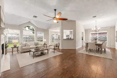 210 Leisure Drive, Stafford, TX 77477 - Photo 7