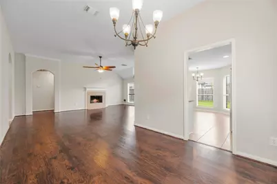 210 Leisure Drive, Stafford, TX 77477 - Photo 9