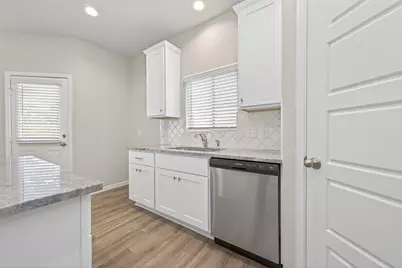520 Emerald Thicket Lane, Houston, TX 77336 - Photo 11