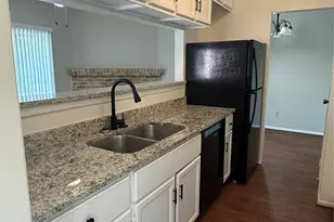 923 Carrell St, Tomball, TX 77375 - Photo 5