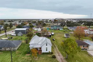 695 Wightman St, Matagorda, TX 77457 - Photo 33