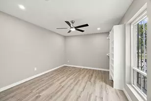 11307 Oakcenter Dr, Houston, TX 77072 - Photo 17