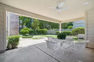5410 Red Cliff Dr, Kingwood, TX 77345 - Photo 17