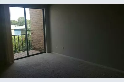 10104 Waterstone Drive, Houston, TX 77042 - Photo 13