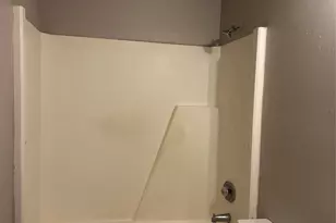 10104 Waterstone Dr, Houston, TX 77042 - Photo 9