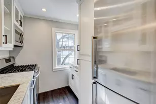 1313 Peden St, Houston, TX 77006 - Photo 9