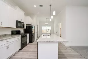 6822 Tuskegee St, Houston, TX 77091 - Photo 9