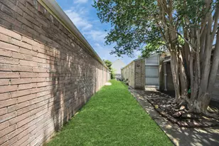 4155 Amir St, Houston, TX 77072 - Photo 9