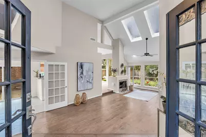 22 Cedar Chase Place, The Woodlands, TX 77381 - Photo 5