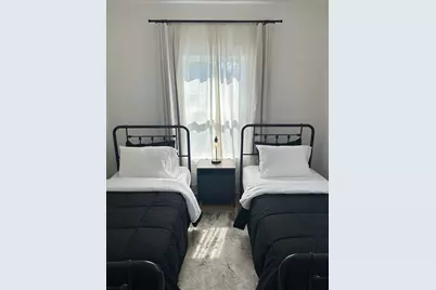 5774 Heron Drive #B, Houston, TX 77033 - Photo 19