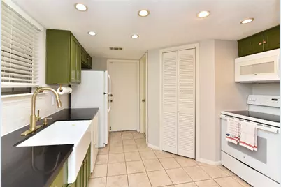 8409 Bayou Pine Court, Houston, TX 77040 - Photo 13