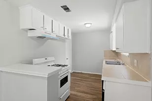 408 Grantham Rd, Baytown, TX 77521 - Photo 5