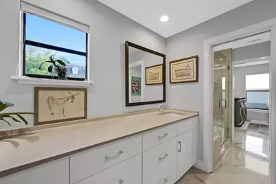 929 Wynnwood Lane, Houston, TX 77008 - Photo 9