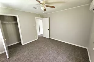 5902 Pershing St, Houston, TX 77033 - Photo 3