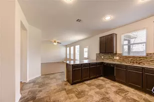10907 Woodland Leaf Ln, Tomball, TX 77375 - Photo 5