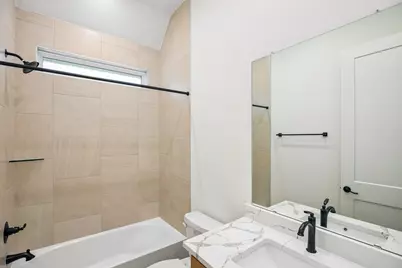 9503 Chateau Hill Drive, Manvel, TX 77578 - Photo 17