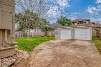 4509 Larch Lane, Bellaire, TX 77401 - Photo 27