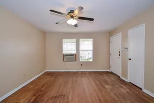 5515 Flamingo Dr, Houston, TX 77033 - Photo 9