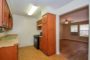 5515 Flamingo Dr, Houston, TX 77033 - Photo 17