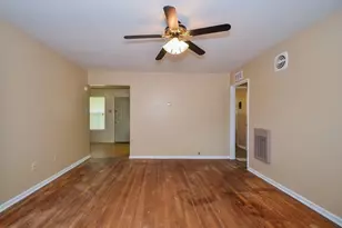 5515 Flamingo Dr, Houston, TX 77033 - Photo 11