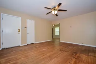 5515 Flamingo Dr, Houston, TX 77033 - Photo 7