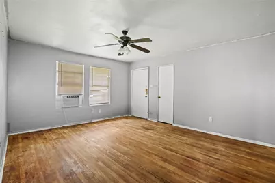 5515 Flamingo Drive, Houston, TX 77033 - Photo 7