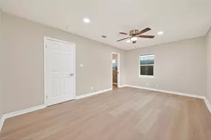 1341 Conrad Sauer Dr, Houston, TX 77043 - Photo 21