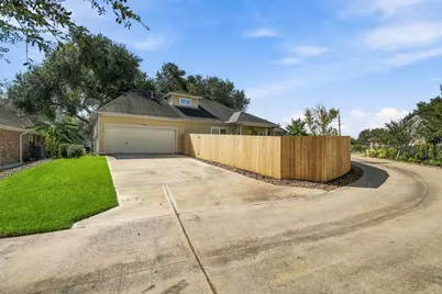 4631 Lake Village Drive, Fulshear, TX 77441 - Photo 35