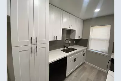 8212 Tavenor Lane, Houston, TX 77075 - Photo 5