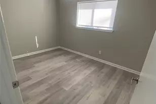 8212 Tavenor Ln, Houston, TX 77075 - Photo 11