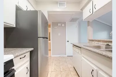 1108 W Tri Oaks Lane #150, Houston, TX 77043 - Photo 11