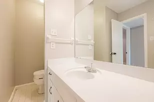 1108 W Tri Oaks Ln, Houston, TX 77043 - Photo 19