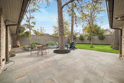 10043 Longmont Drive, Houston, TX 77042 - Photo 25