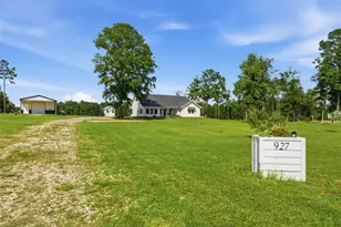 927 Aggie Ave, Livingston, TX 77351 - Photo 3